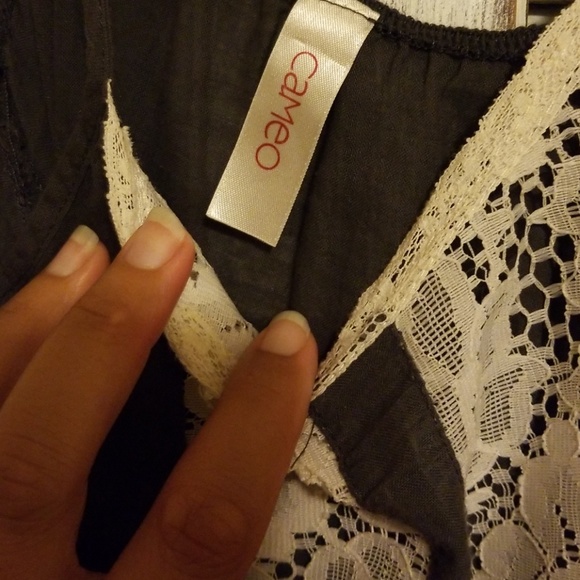 Cameo Lace Tank - Picture 3 of 4